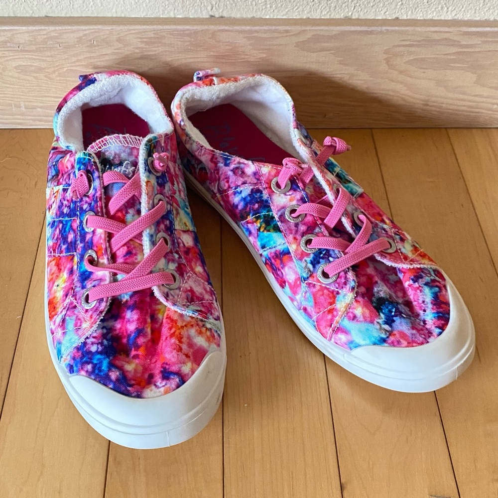 🌸3/$15🌸 Blowfish rainbow tie-dye shoes
